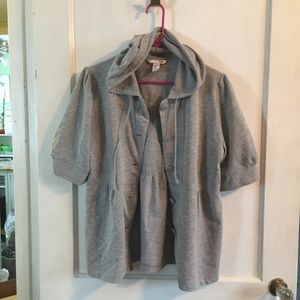 H&M babydoll cut short-sleeve buttonup hoodie sz L